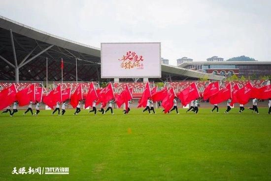 现在他们需要讨论一份新的合同，俱乐部表示他在目前的表现下不能得到更多。